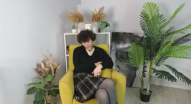 PhebeCharron online show from October 22, 2025, 8:03 am