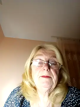 AmyLove353 online show from November 24, 2025, 9:58 pm