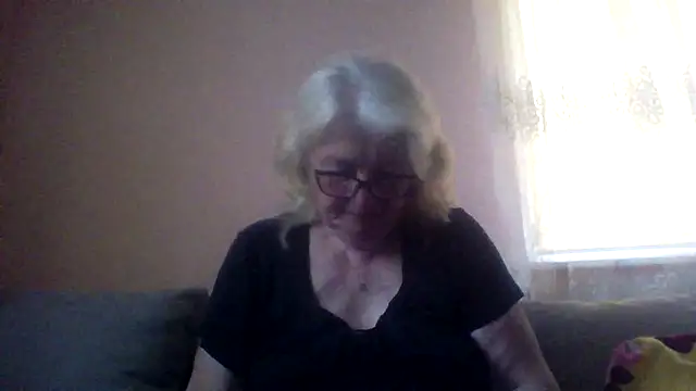 AmyLove353 online show from June 3, 2026, 3:20 am