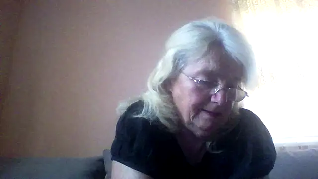 AmyLove353 online show from June 11, 2026, 3:26 am