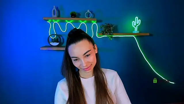 kira light   online show from November 6, 2025, 9:43 am