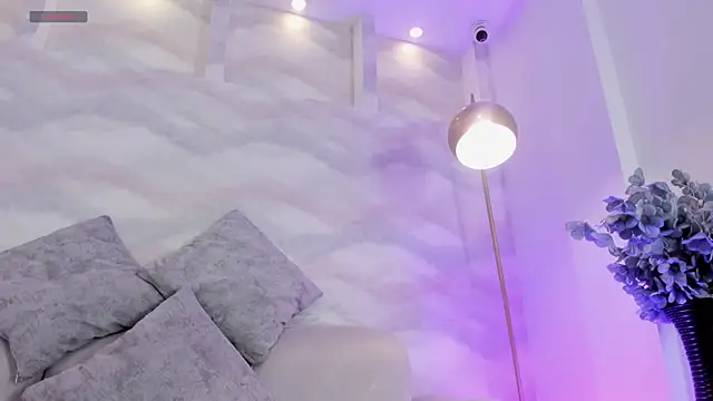 Snapshot of AnnieLove_ chatting on November 3, 2025, 12:28 pm AnnieLove online show from November 3, 2025, 12:28 pm