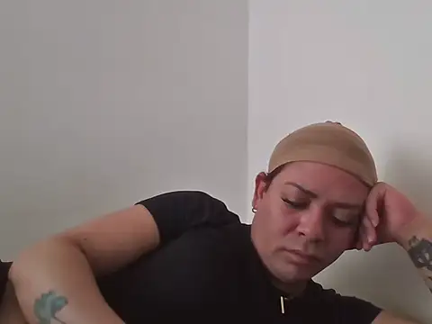 Eimy2025 online show from October 22, 2025, 1:11 pm