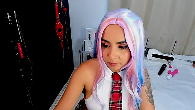 Emilyvalk  online show from February 21, 2026, 9:16 pm