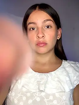 Talia Bonet online show from February 2, 2026, 1:43 pm