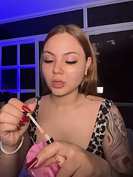 Beella1  online show from January 9, 2026, 11:35 am