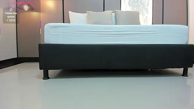 mia collins96 online show from March 28, 2026, 3:06 am