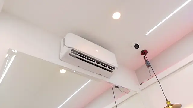 Snapshot of Emily_Baby20 chatting on February 11, 2026, 8:14 pm Emily Baby20 online show from February 11, 2026, 8:14 pm