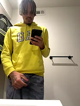 Mrmakeherwet Tez online show from December 17, 2025, 6:19 am