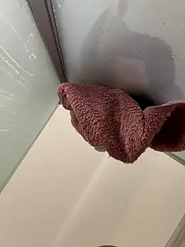 Snapshot of gatitalocahot chatting on November 2, 2025, 1:35 pm gatitalocahot online show from November 2, 2025, 1:35 pm