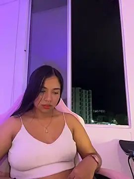 aly nicols online show from October 28, 2025, 12:36 am