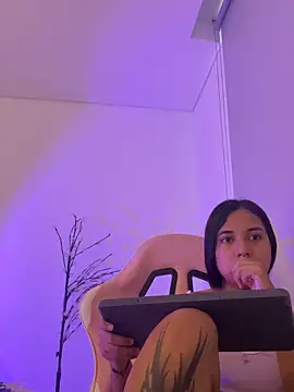 aly nicols online show from December 20, 2025, 10:17 pm