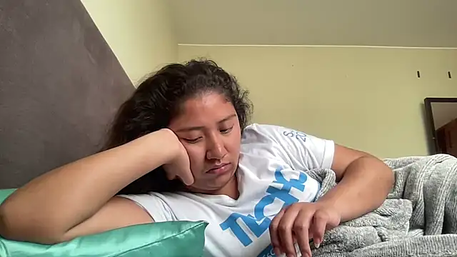 Snapshot of Kmiii21 chatting on November 5, 2025, 3:01 pm Kmiii21 online show from November 5, 2025, 3:01 pm