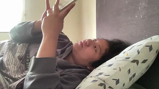 Snapshot of Kmiii21 chatting on November 7, 2025, 5:35 pm Kmiii21 online show from November 7, 2025, 5:35 pm