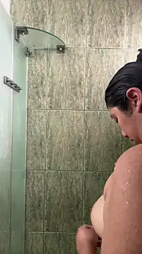 Snapshot of Kmiii21 chatting on December 2, 2025, 8:15 pm Kmiii21 online show from December 2, 2025, 8:15 pm