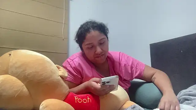 Snapshot of Kmiii21 chatting on December 23, 2025, 5:05 am Kmiii21 online show from December 23, 2025, 5:05 am