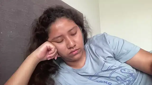 Snapshot of Kmiii21 chatting on February 17, 2026, 3:19 pm Kmiii21 online show from February 17, 2026, 3:19 pm