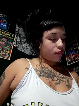 Isis Bathory online show from October 29, 2025, 1:19 am