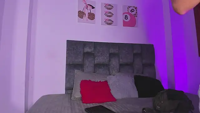 kittymonroe1 online show from June 7, 2026, 5:49 pm