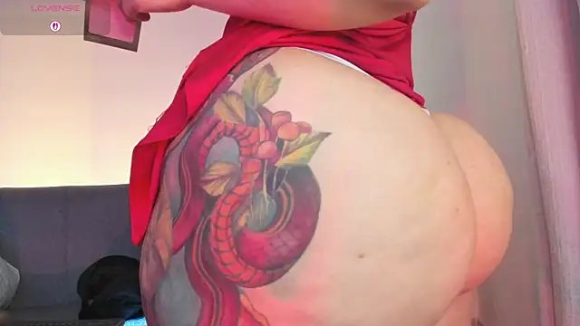 miah storm online show from April 22, 2026, 4:26 am