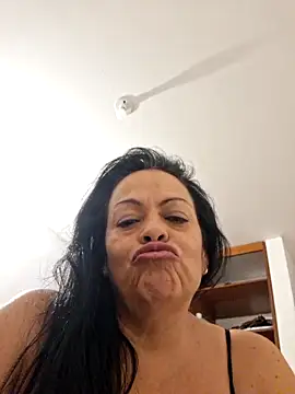 viviana-sexi online show from March 27, 2026, 9:03 pm