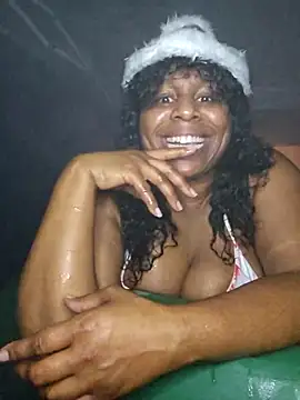 Snapshot of BluEternity84 chatting on October 29, 2025, 2:14 am BluEternity84 online show from October 29, 2025, 2:14 am