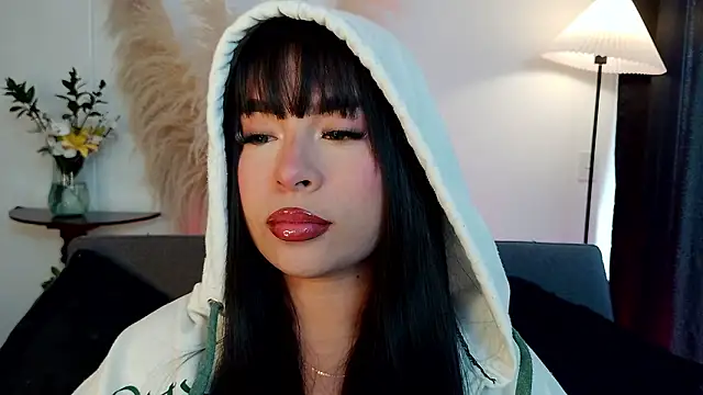 Snapshot of mia_roux1 chatting on January 31, 2026, 8:51 pm mia roux1 online show from January 31, 2026, 8:51 pm