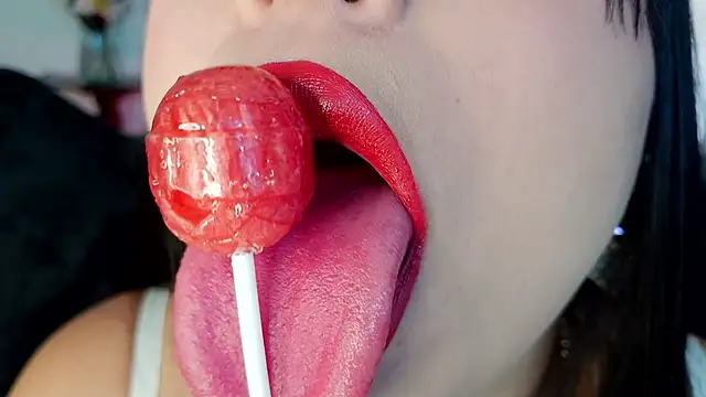 Snapshot of mia_roux1 chatting on February 9, 2026, 9:41 pm mia roux1 online show from February 9, 2026, 9:41 pm