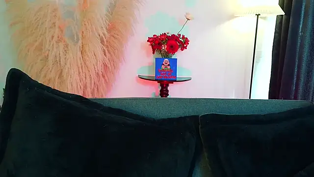 Snapshot of mia_roux1 chatting on February 15, 2026, 9:00 pm mia roux1 online show from February 15, 2026, 9:00 pm