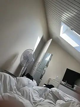 BicolorCandidate81 online show from October 30, 2025, 12:39 pm