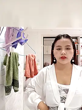 Snapshot of love-xx chatting on October 29, 2025, 1:19 am love-xx online show from October 29, 2025, 1:19 am