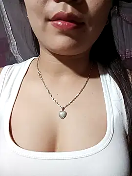 -Lanaa- online show from March 22, 2026, 11:08 pm