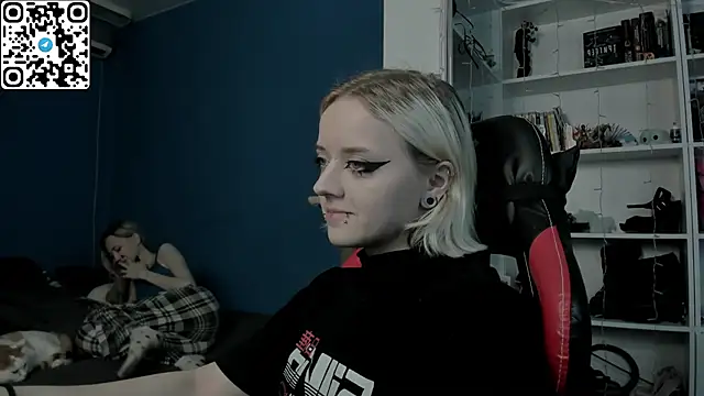 Holy Mistress S online show from December 20, 2025, 10:22 am