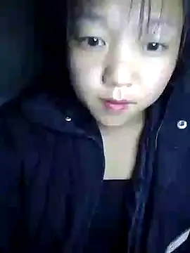 Quynhsumon online show from November 23, 2025, 1:44 pm