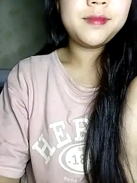 Quynhsumon online show from February 14, 2026, 2:25 pm