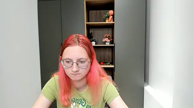 AdelaDelilla online show from October 23, 2025, 11:53 am