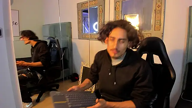 Mr Strike online show from November 4, 2025, 2:54 am