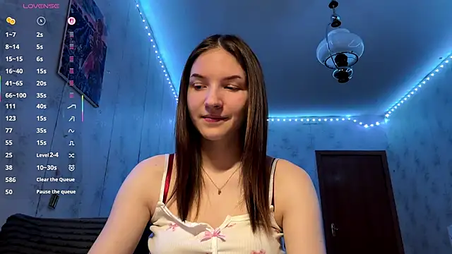 Snapshot of Beauty_miIa chatting on December 15, 2025, 4:44 pm Beauty miIa online show from December 15, 2025, 4:44 pm