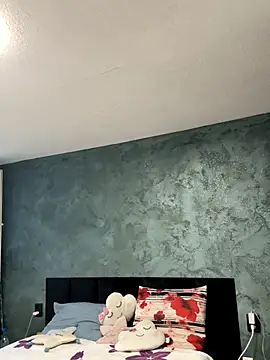 KittenKarlla online show from November 10, 2025, 9:52 am