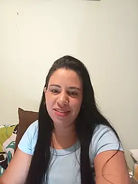 LeilaTaylor online show from November 12, 2025, 2:06 pm