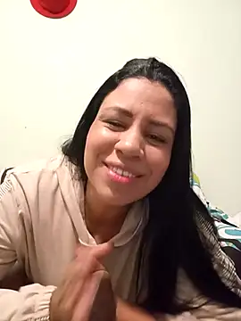 LeilaTaylor online show from December 4, 2025, 1:42 pm