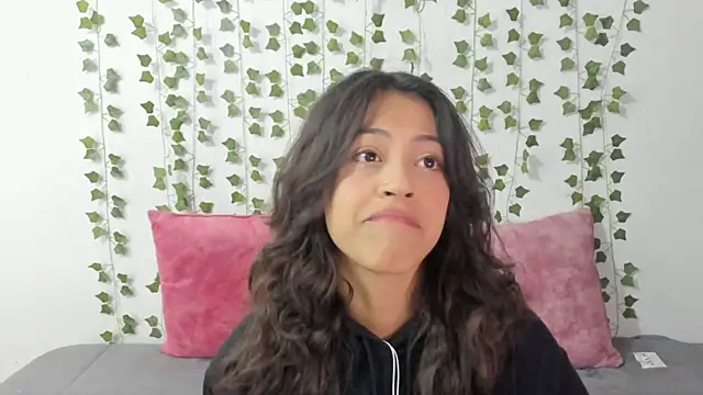 Snapshot of emily_jonessxx chatting on January 16, 2026, 2:54 pm emily jonessxx online show from January 16, 2026, 2:54 pm