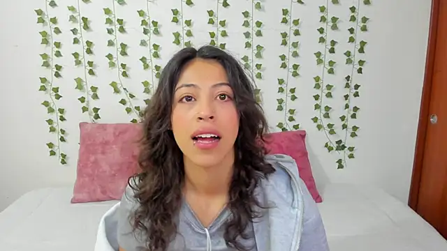 Snapshot of emily_jonessxx chatting on February 11, 2026, 4:45 pm emily jonessxx online show from February 11, 2026, 4:45 pm