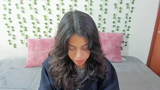 Snapshot of emily_jonessxx chatting on February 27, 2026, 7:03 pm emily jonessxx online show from February 27, 2026, 7:03 pm