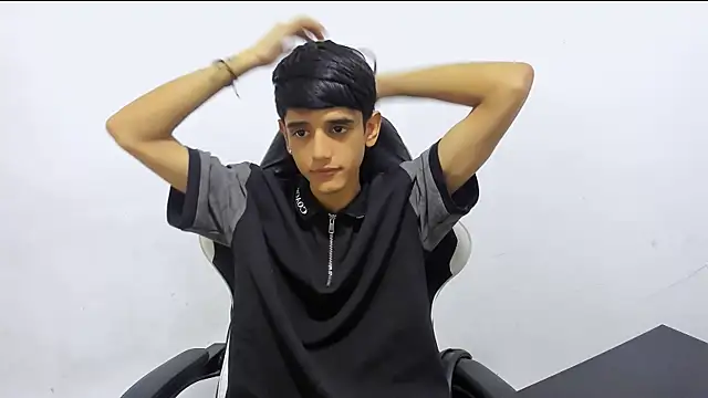 Snapshot of Cris_curry02 chatting on January 13, 2026, 5:29 pm Cris curry02 online show from January 13, 2026, 5:29 pm