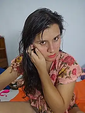 Kitty Kalifa online show from April 7, 2026, 4:46 am