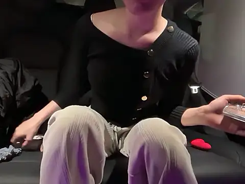 Snapshot of karenchaaan chatting on November 10, 2025, 9:30 am karenchaaan online show from November 10, 2025, 9:30 am