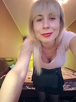 Snapshot of SelinaLovqx chatting on February 2, 2026, 1:32 pm SelinaLovqx online show from February 2, 2026, 1:32 pm