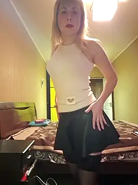 Snapshot of SelinaLovqx chatting on February 10, 2026, 2:43 pm SelinaLovqx online show from February 10, 2026, 2:43 pm