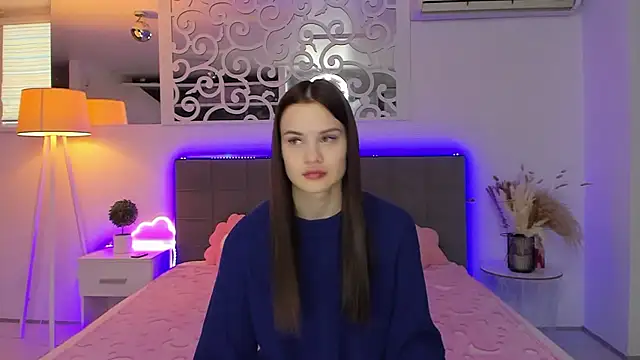 LuisaClover online show from January 13, 2026, 1:16 pm